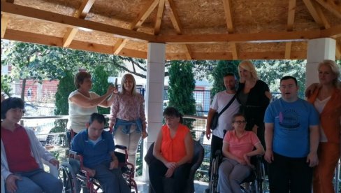 КВАНТНА СОБА СПАС ЗА МНОГЕ: У Центру за особе са инвалидитетом у Крушевцу иновативна подршка терапији деце и одраслих