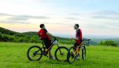 НА ДВА ТОЧКА ОД РАВНИЦЕ  ДО ПЛАНИНЕ: Снима се серијал Бициклом кроз Србију са Виктором Савићем и Александром Радојичићем