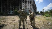 (УЖИВО) РАТ У УКРАЈИНИ: Украјинци остављају оружје и рањене, Руси одбили напад на Мелитопољ