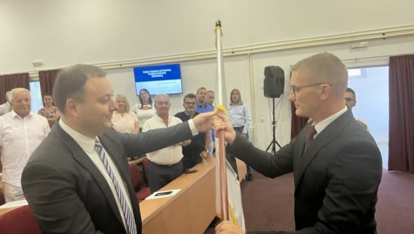 МИЛОШ СТАНОЈЕВИЋ НОВИ ПРЕДСЕДНИК ГО ОБРЕНОВАЦ: Одборници изабрали Чучковићевог наследника