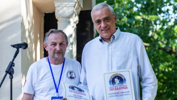 Градоначелнику Бакићу уручена захвалница за подршку манифестацији Дани Николе Тесле