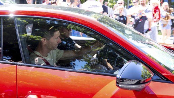 РАСКРИНКАНА БАРСЕЛОНА! Пронађено колико је плаћен долазак Роберта Левандовског из Бајерна - много, много више него што се досад мислило