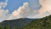 ŠIRI SE POŽAR U HERCEG NOVOM: Gori na nepristupačnom terenu gde jedino helikopteri mogu da gase vatru