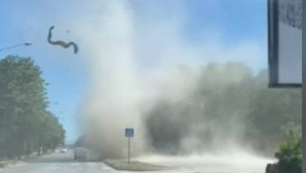 СНАЖАН ВРТЛОГ ДАНАС СНИМЉЕН У ЧАЧКУ: Ветар носио све пред собом, страдало јагње (ВИДЕО)