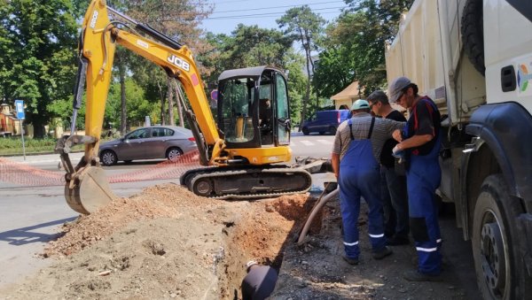 НЕМА ВИШЕ АЗБЕСТНИХ ЦЕВИ: Радови на водоводној мрежи у Параћину