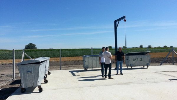 НОВА ДЕПОНИЈА СТИГЛА КАО СПАС: Мартинци и Кузмин решили проблем отпада