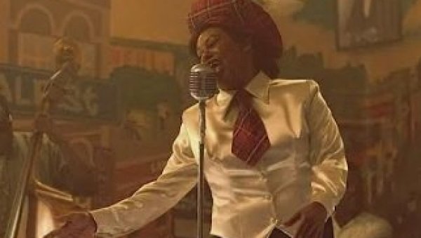 ГЛУМИЦА ИЗ ФИЛМА ЕЛВИС ПРОНАЂЕНА МРТВА: Дете је затекло без свести и позвало комшије