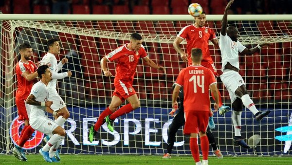 МЕЊА КЛУБ, АЛИ ОСТАЈЕ У СЕРИЈИ А: Смањује се српска колонија у Фиорентини?