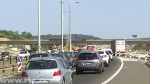 SPAVAO U KAMIONU, PA NAPRAVIO KILOMETARSKU KOLONU: Policija dobila prijavu da je otežan saobraćaj na auto-putu Niš—Beograd