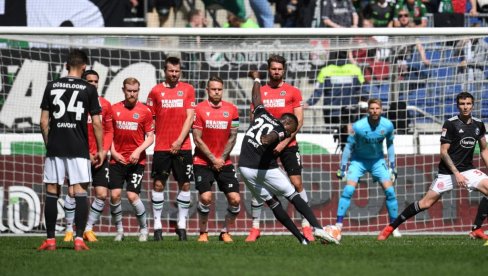 DOMAĆIN JE U OČAJNOJ FORMI: Gosti se nadaju promociji