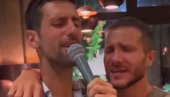 BOG GA JE STVORIO ZA SVE! Novak Đoković sa mnogo emocija zapevao hit Željka Joksimovića (VIDEO)