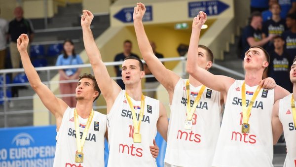 ОНИ СУ БУДУЋНОСТ СРПСКЕ КОШАРКЕ: Орлићи прославили злато и повратак међу елиту (ФОТО)