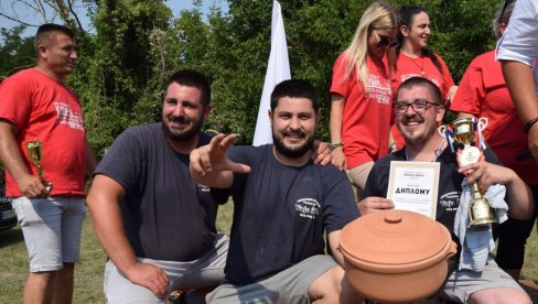 ROLOVALI 50 PILIĆA: Prva manifestacija Levačka koka u Dragovu kod Rekovca okupila 11 ekipa