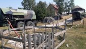 UVEK SPREMNA DA GRAĐANIMA PRUŽI POMOĆ: Vojska Srbije obezbeđuje vodu na Pešterskoj visoravni (FOTO)