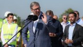 GRADIMO I U NAJTEŽIM USLOVIMA: Vučić poručio u Šapcu - Investitori traže auto-puteve