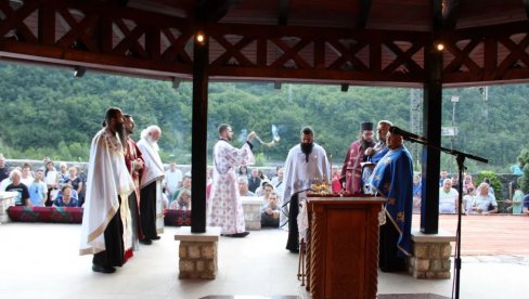 U PRISUSTVU BROJNIH VERNIKA: U Kumanici proslavljena manastirska slava