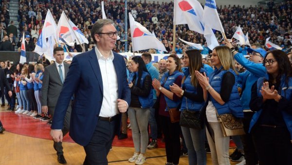 VUČIĆ, DON'T RETIRE: The progressives started an active media campaign to keep the current leader at the head of the party