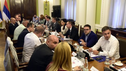 ЛУТОВЦА ГУРАЈУ ДО СПИКЕРА: Договори о конститутивној седници парламента