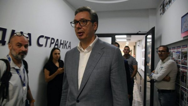 ВУЧИЋ ЋЕ ВОДИТИ РАЗГОВОРЕ О БУДУЋОЈ КОАЛИЦИЈИ: Селаковић најавио након седнице Председништва СНС