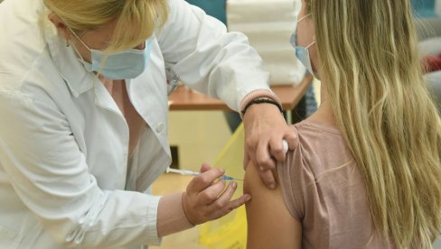 U PRIPREMI FRIZIRANA CEPIVA ZA OSMI TALAS: Da li će i kada biti dostupne nove vakcine protiv kovida, koji stvara otpornije varijante?