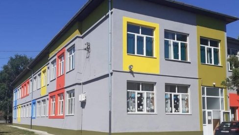 ОД КРОВА ДО НОВИХ ПРОЗОРА: У току комплетно реновирање школе код Пландишта