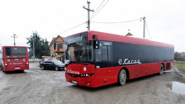 ПРЕКИНУЛИ ШТРАЈК ГЛАЂУ: Група незадовољних радника предузећа Ласта у Барајеву наставила с радом