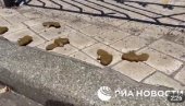 CIVILI POVREĐENI U EKSPLOZIJAMA ZABRANJENIH MINA: Rusi u Donjecku uklanjaju  PMF-1 „Lepestok“ koje su bacili Ukrajinci (VIDEO)