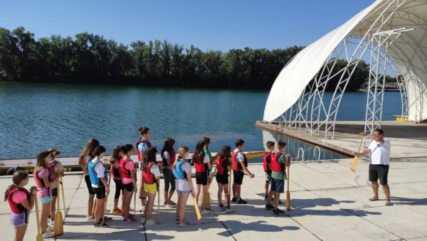 ПОЧЕО ДЕЧЈИ КАМП НА АДИ: Малишани ће наредних дана бити у прилици да испробају неколико спортова