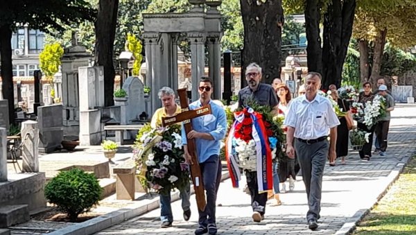 ТАТА ЈЕ УМЕО И ДА ЗАБОРАВИ И ДА ОПРОСТИ: Цвејић, који је преминуо прошле недеље у 76. години, сахрањен јуче на Новом Гробљу