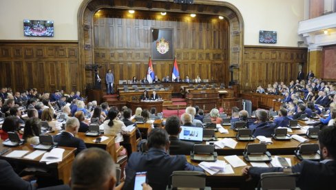 KONSTITUTIVNA SEDNICA SKUPŠTINE SRBIJE: Izabrano sedam potpredsednika i generalni sekretar