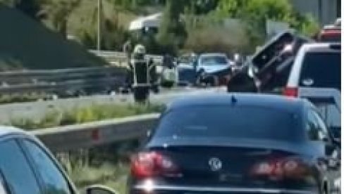 SNIMCI TEŠKE NESREĆE U HRVATSKOJ: U sudaru učestvovalo i vozilo srpskih registracija - jedan mrtav, sedam povređenih (VIDEO)