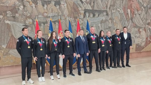 СРБИЈА ЈЕ ПОНОСНА: Освајачи медаља код министра Вулина