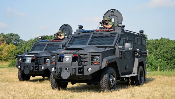 МОЋНО ПОЈАЧАЊЕ: Нова оклопна возила у јединицама војне полиције (ФОТО)