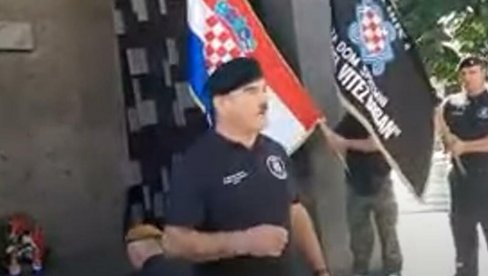 SKANDAL U KNINU: Nekadašnji komandant Skejo sa pristalicama urlao Za dom spremni, građani aplaudirali (VIDEO)