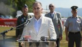 POPULARIZACIJA POZIVA PILOTA: Ministar Stefanović prisustvovao aeroskupu OPEN FLY IN 2022 (FOTO)