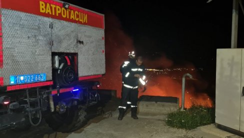 GORI STAN U SOLITERU NA ZVEZDARI: Izbio požar u Beogradu, vatrogasci na terenu