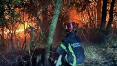 НАКОН 15 САТИ БОРБЕ СА ВАТРОМ: Пожар у Прибоју стављен под контролу