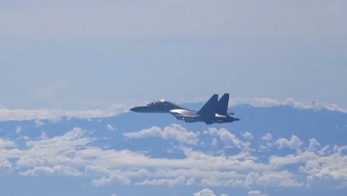 НА ИВИЦИ РАТА: Кинески авиони прешли средишњу линију Тајванског мореуза