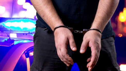 BRZA AKCIJA POLICIJE: Uhapšen A. S. (44) zbog sumnje da je neovlašćeno proizvodio i stavljao u promet drogu