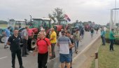 TRAŽE VIŠU CENU SUNCOKRETA I JEFTINIJI DIZEL: Poljoprivrednici juče protestnom vožnjom blokirali puteve i mostove