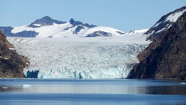 У БЛИЗИНИ ПОЛАРНОГ КРУГА ИЗМЕРЕНА РЕКОРДНА ТЕМПЕРАТУРА: Гренланд протеклог викенда био топлији од Србије