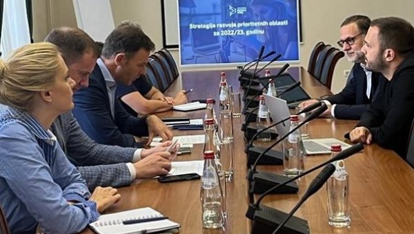 МАЛИ: Састанак са представницима иницијативе Дигитална Србија