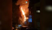 VELIKI POŽAR NA VOŽDOVCU: Gori kuća u Bilećkoj ulici, čuju se manje detonacije (VIDEO)