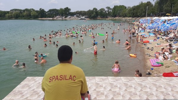 ОД УТАПАЊА СПАСИЛИ 10 ОСОБА: Спасиоци на Белоцркванским језерима имају пуне руке посла