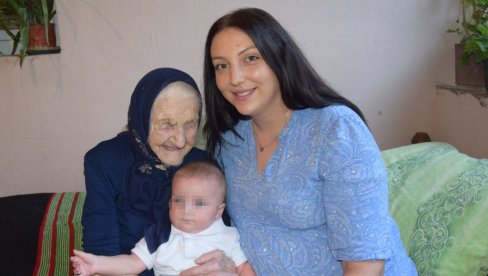 RADILA DO 98. GODINE: Baka Stojanka (103) i njen petomesečni čukununuk Simeon, najstariji i najmlađi u u Rekovcu  (FOTO)