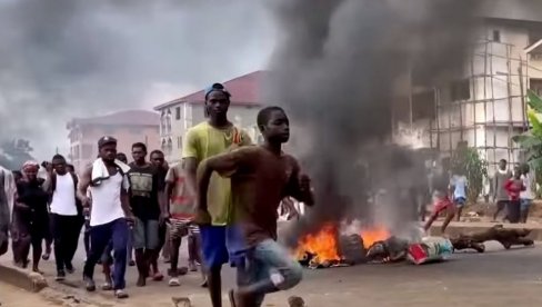 KRVAVI PROTESTI U SIJERA LEONEU: LJudi izašli na ulice zbog rasta cena, ubijeno više od 20 demonstranata (VIDEO)