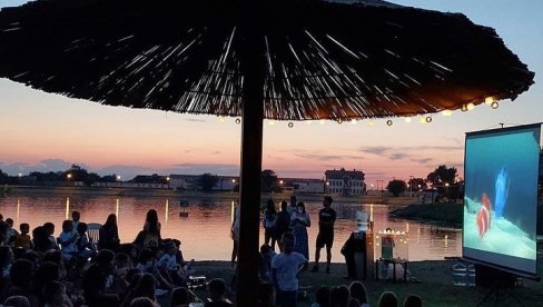 HUMANITARNI BIOSKOP NA OTVORENOM: Projekcije na jezeru u Vršcu za pomoć NURDOR