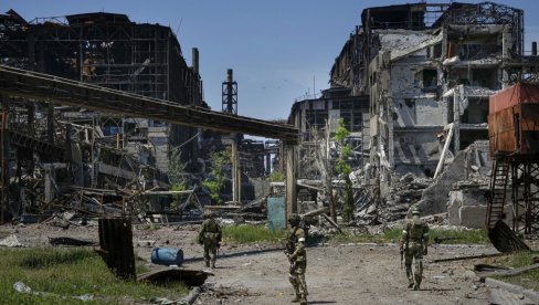 ZAPAD PREKO NOĆI ZABORAVIO MARIJUPOLJ: U Ukrajinskom Staljingradu se gradi, rade pekare i gradski prevoz