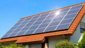 BLUMBERG: Britanci masovno kupuju solarne panele