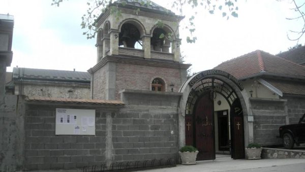 Затворен пут према манастиру Рукумија